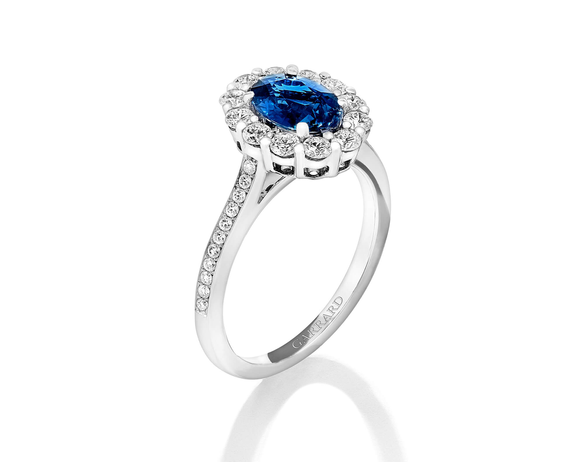 Garrard Sapphire Jewellery 1735 collection sapphire and diamond single cluster ring