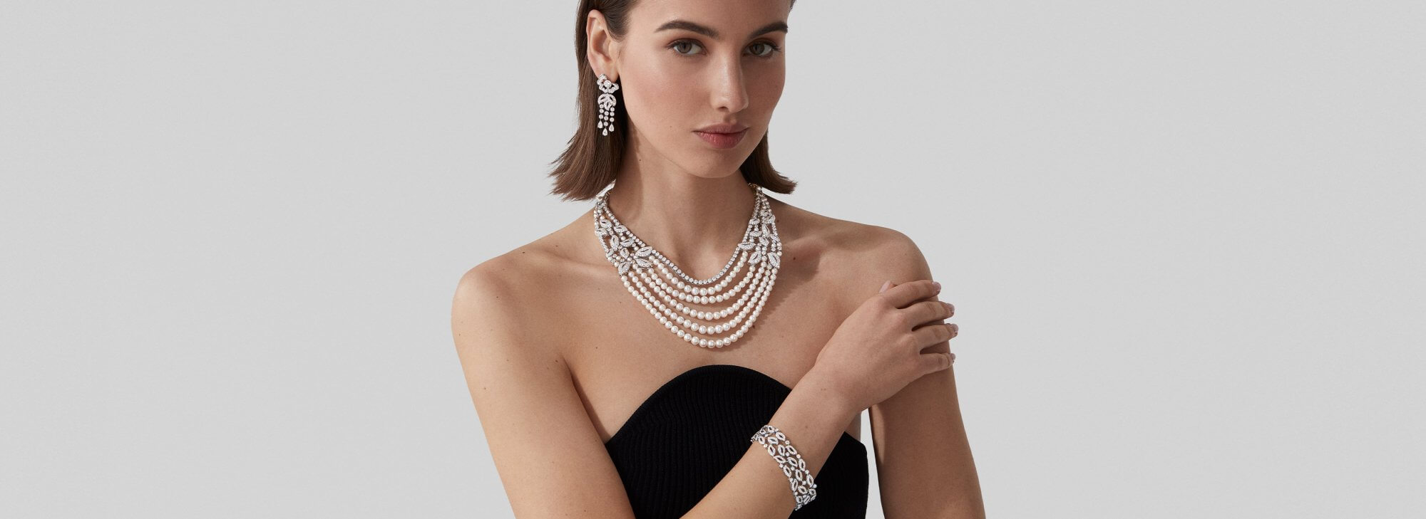 Model wears Garrard high jewellery collection Rose Garden High Jewellery Suite desktop 2023