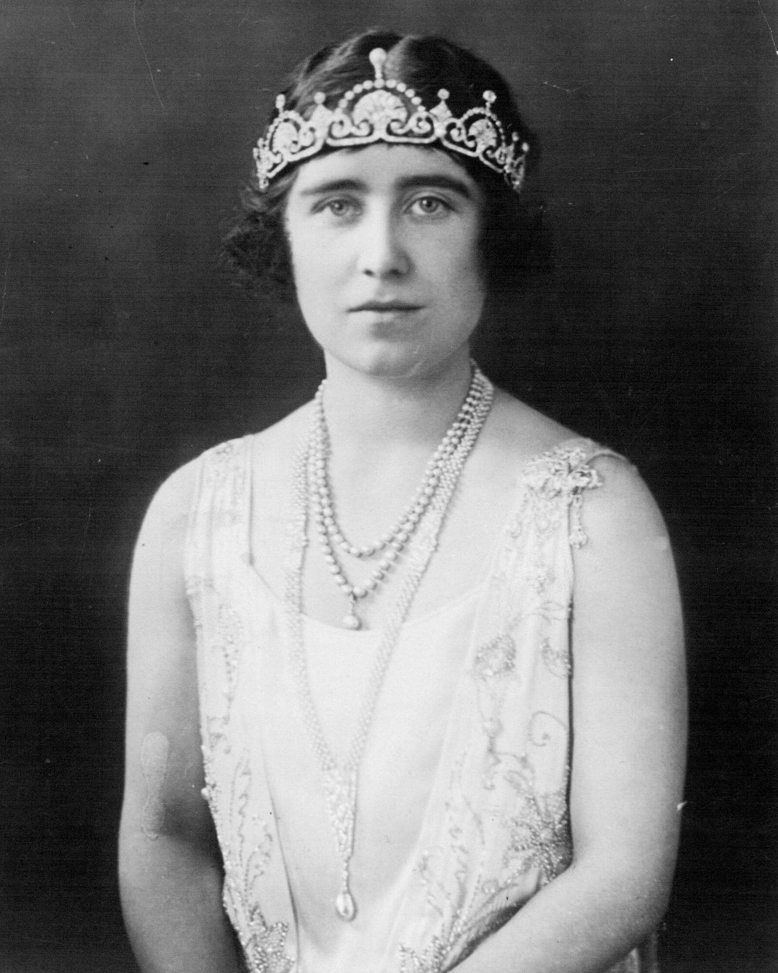 Queen Elizabeth wore the Lotus Flower Tiara made by Garrard photo taken on on December 11 1936