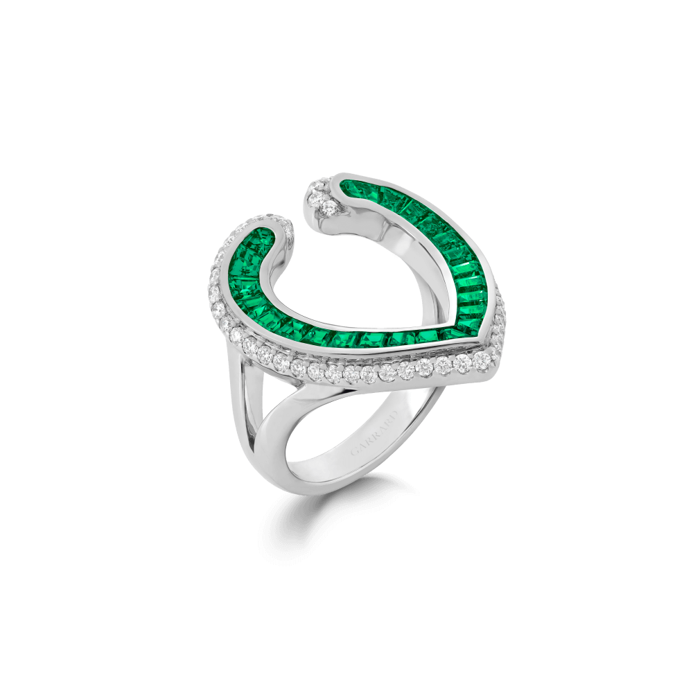 Garrard Aloria jewellery Collection calibre cut emerald ring in 18ct white gold with Diamonds 2017131 Hero View